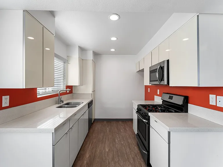 Eastside Apartments — Photo 16