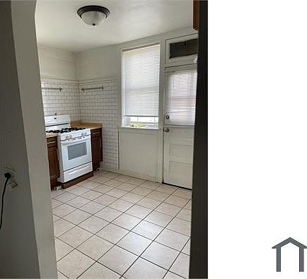 5th image of 8227 S Maryland Ave #3N