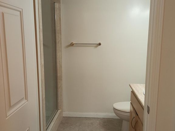 5th image of 818 N Croft Ave Floor 1