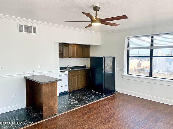 5th image of 311 ASHLEY Street #901