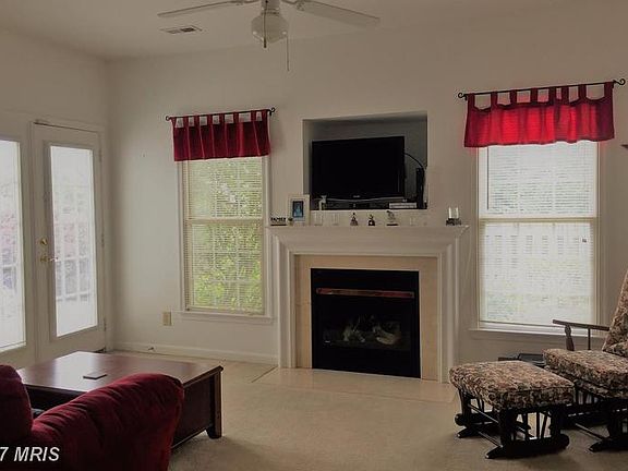 Sun Room w/Natural Gas FP