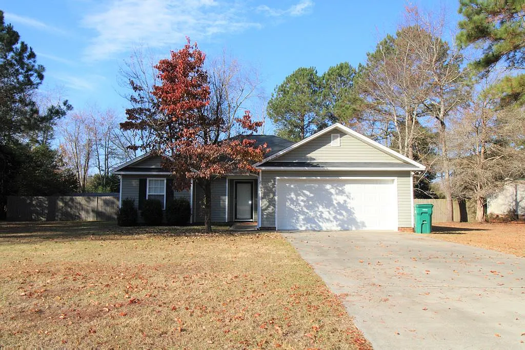 3 bed, 2.0 bath, 1277 sqft, $1,450 — Photo 1