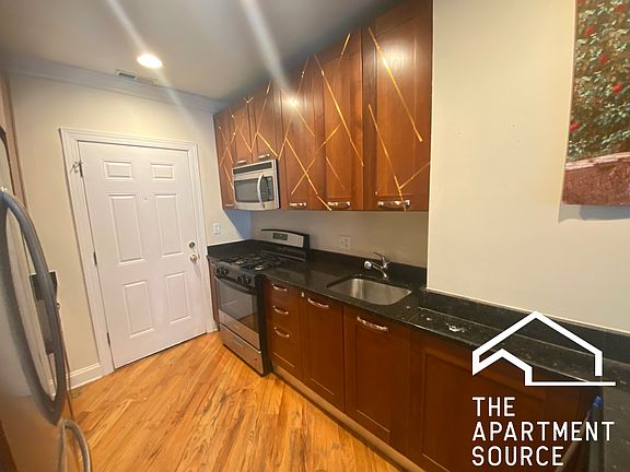 4th image of 6937 N Oakley Ave APT 3