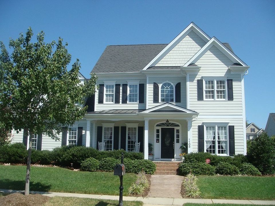 Beautiful House Overlooks Welcoming Neighborhood