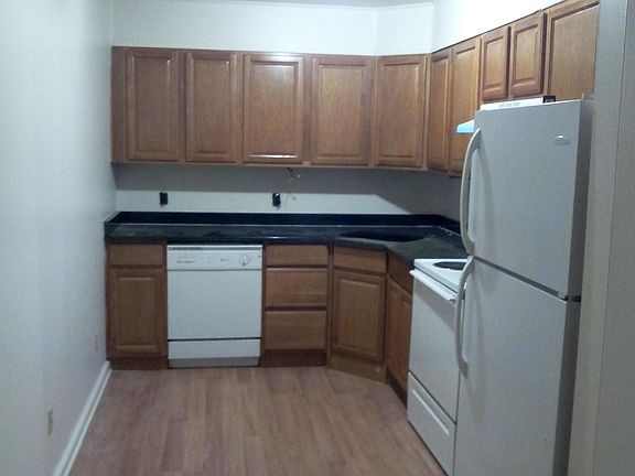 3rd image of 30 New Scotland Ave APT 4