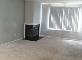 701 Meadow Ct, Helmetta, NJ 08828