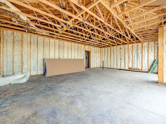 4th image of 224 Scott Rd