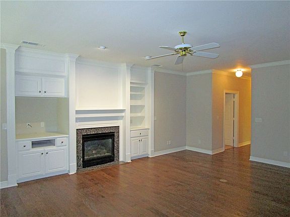 2nd image of 711 Park Place Dr