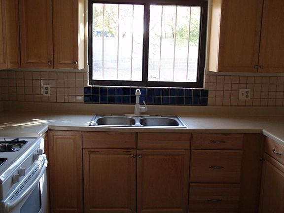 5th image of 1704 Vassar Dr SE