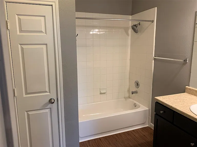 17038 Wilthorne Gardens Ct — Photo 13