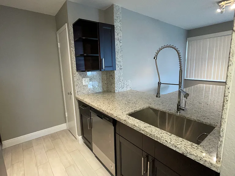 2831 N Oakland Forest Dr #101 — Photo 62