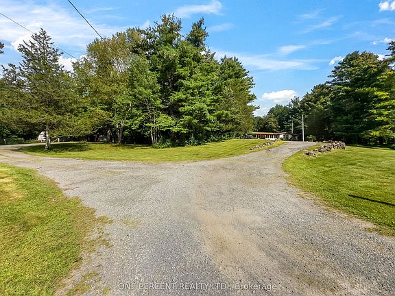 3rd image of 87 Fitzsimmons Rd