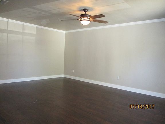 4th image of 182 Kathy Dr