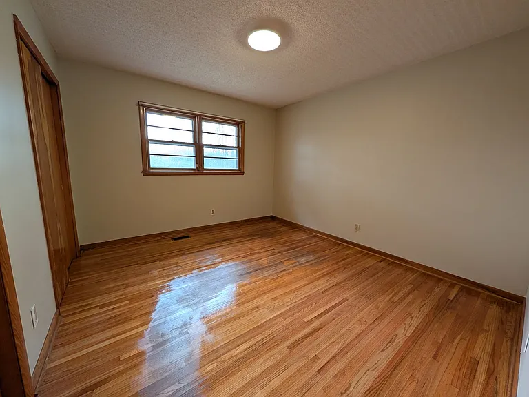 805 Edgewood Rd — Photo 10