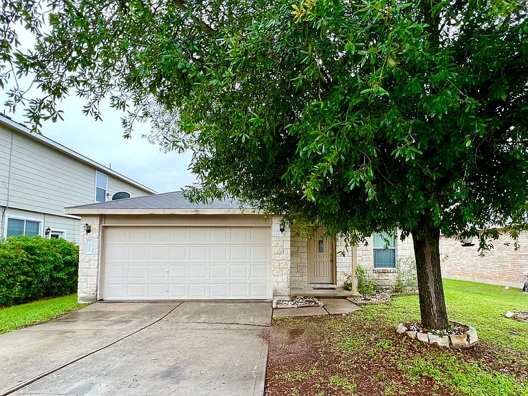 2428 Green Meadows Ln — Photo 6