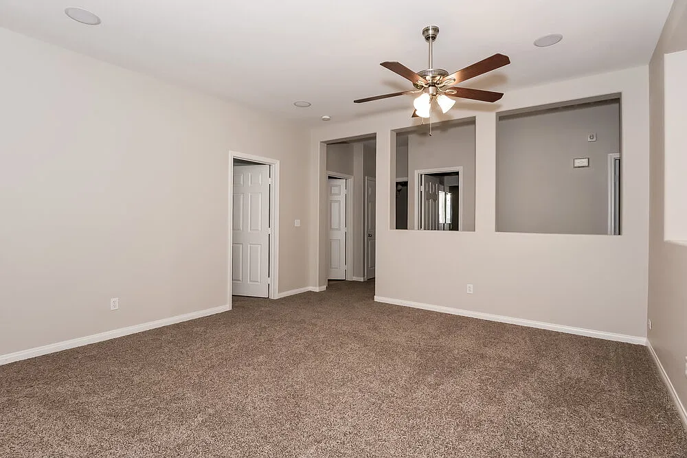 3 bed, 2.0 bath, 1301 sqft, $1,965 — Photo 4