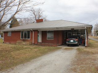 1354 Forrest Dr, Mount Airy, NC 27030