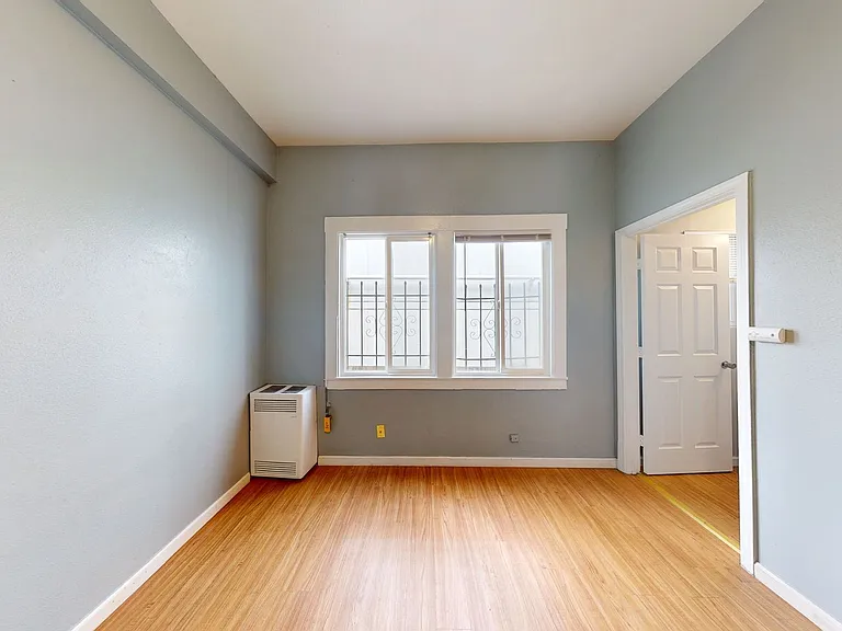 1607 2nd Ave - Studios: ONE MONTH FREE RENT!! — Photo 12