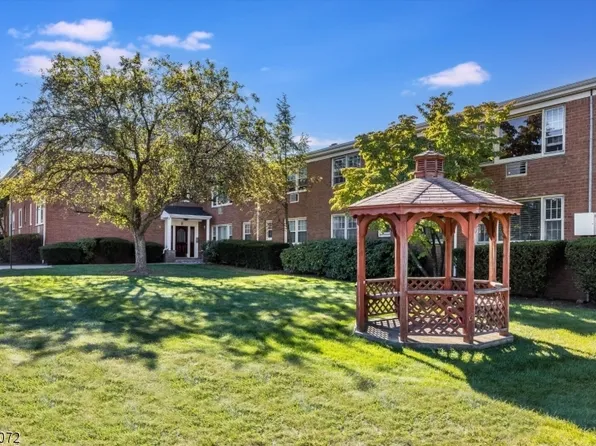 605 Grove St, E4 #E4, Clifton City, NJ 07013