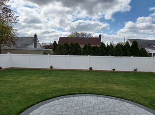 316 W Nicholai St, Hicksville, NY 11801
