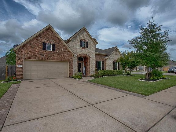 3rd image of 12402 Agate Ln