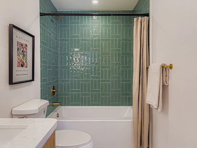 4264 W Radcliff Ave — Photo 21