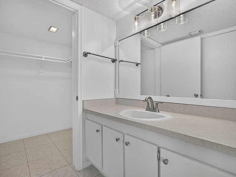 1900 N Congress Ave #201 — Photo 13