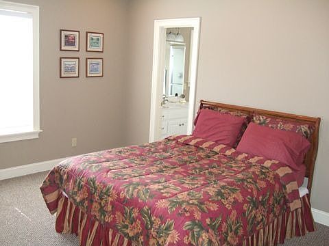 22 Laura Lane Master Bdrm