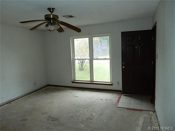 3rd image of 14247 S Hickory Pl E