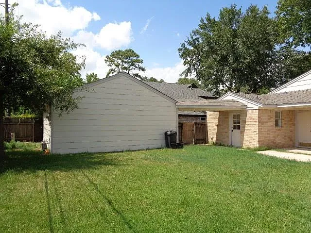 11815 Gardenglen Dr — Photo 12