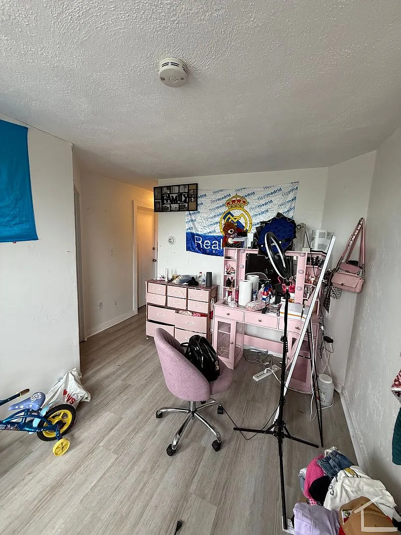 3bed with living room in Allston. — Photo 4