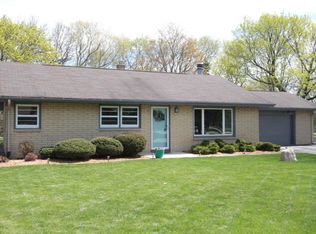 1240 Fairlane Ave, Brookfield, WI 53005