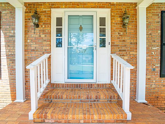 4th image of 3207 Lancaster Ln