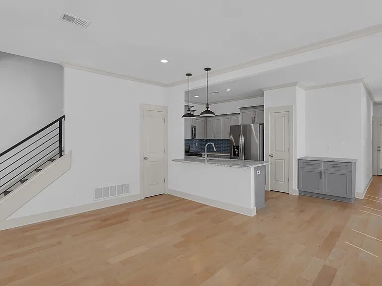 5018 Wilburn Ave — Photo 5