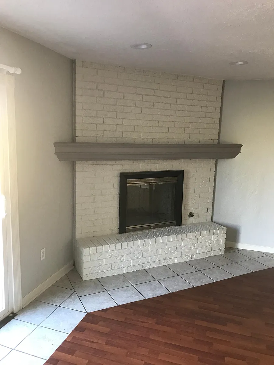 Building Photo - 632 N Markwell Ave