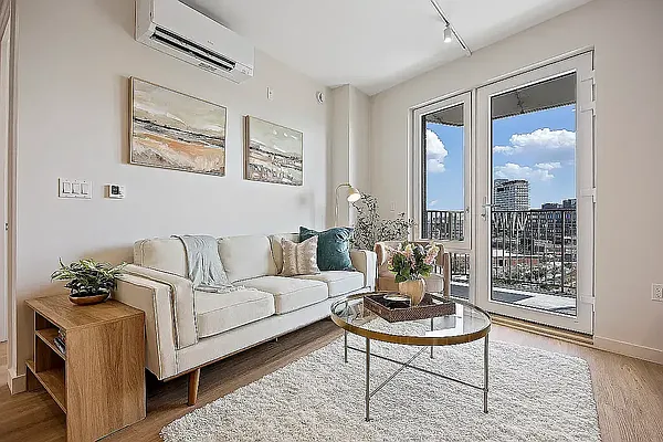 Rented by Quay Plaza LLC | media 1