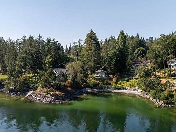 4th image of 389 Moses Point Rd