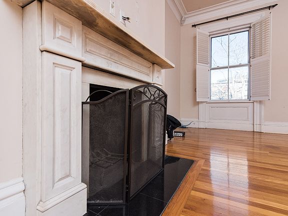 Decorative fireplace