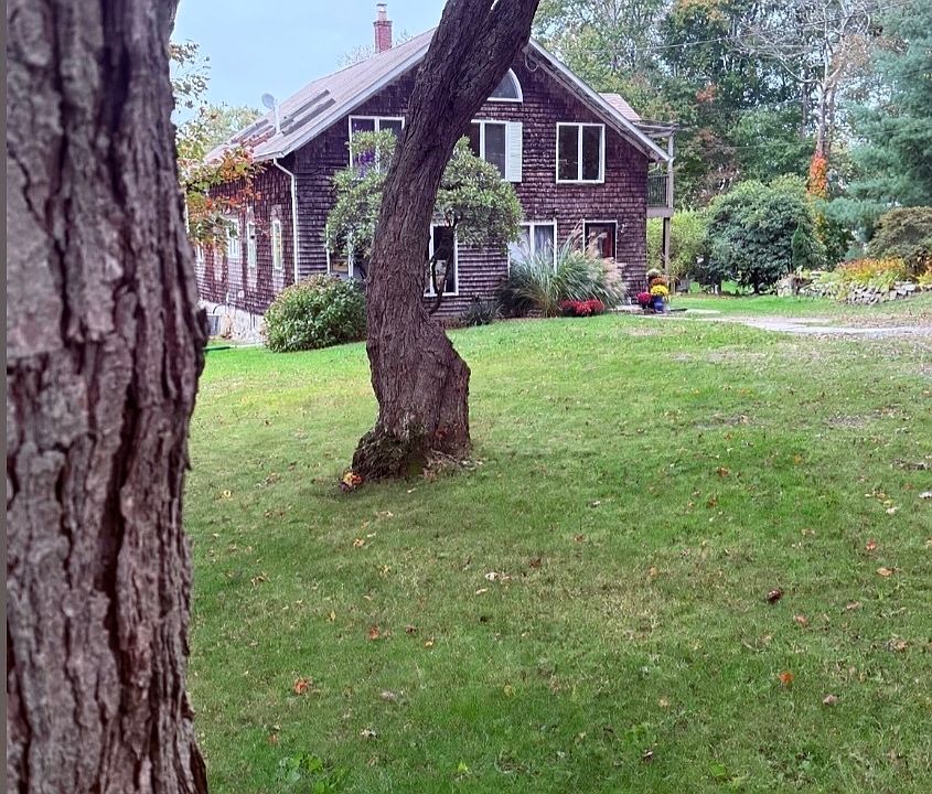 1st image of 186 Great Neck Road
