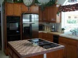 930 Ridge Heights Dr, Fallbrook, CA 92028