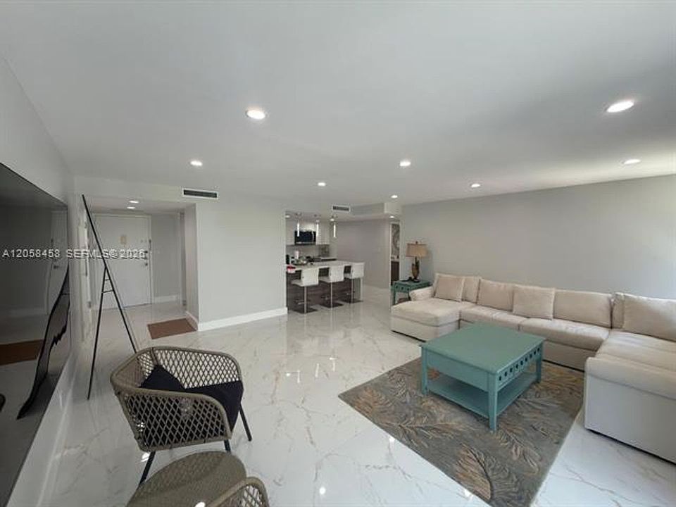 1st image of 1800 Collins Ave #Cu-3h