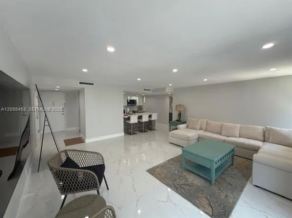 1800 Collins Ave, Miami Beach, FL