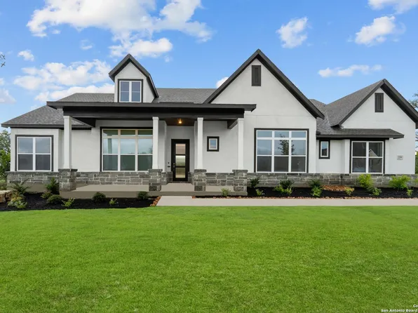 194 Christian, Castroville, TX 78009