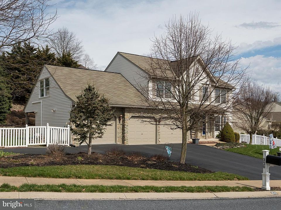 2nd image of 320 Tamarack Dr