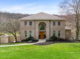 1555 Barrington Dr, Wexford, PA