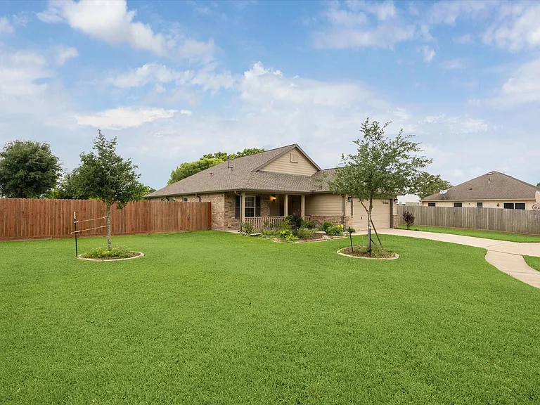 3402 Fox Ct — Photo 3