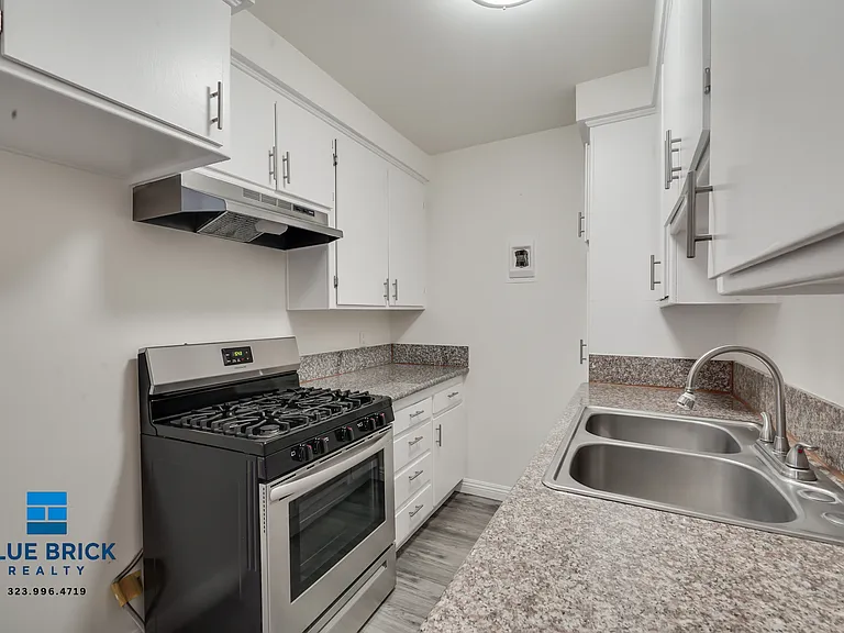 1145 Elden Ave #5 — Photo 6