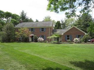 31 Arvida Dr, Pennington, NJ 08534