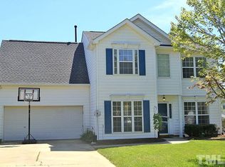 102 Greycrest Ct, Apex, NC 27539