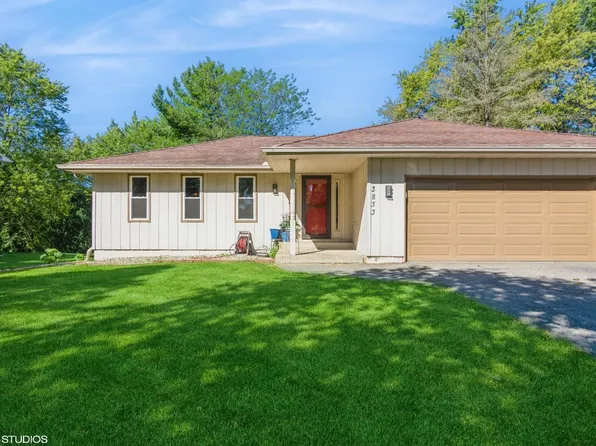 3833 Kingsway Dr, Crown Point, IN 46307